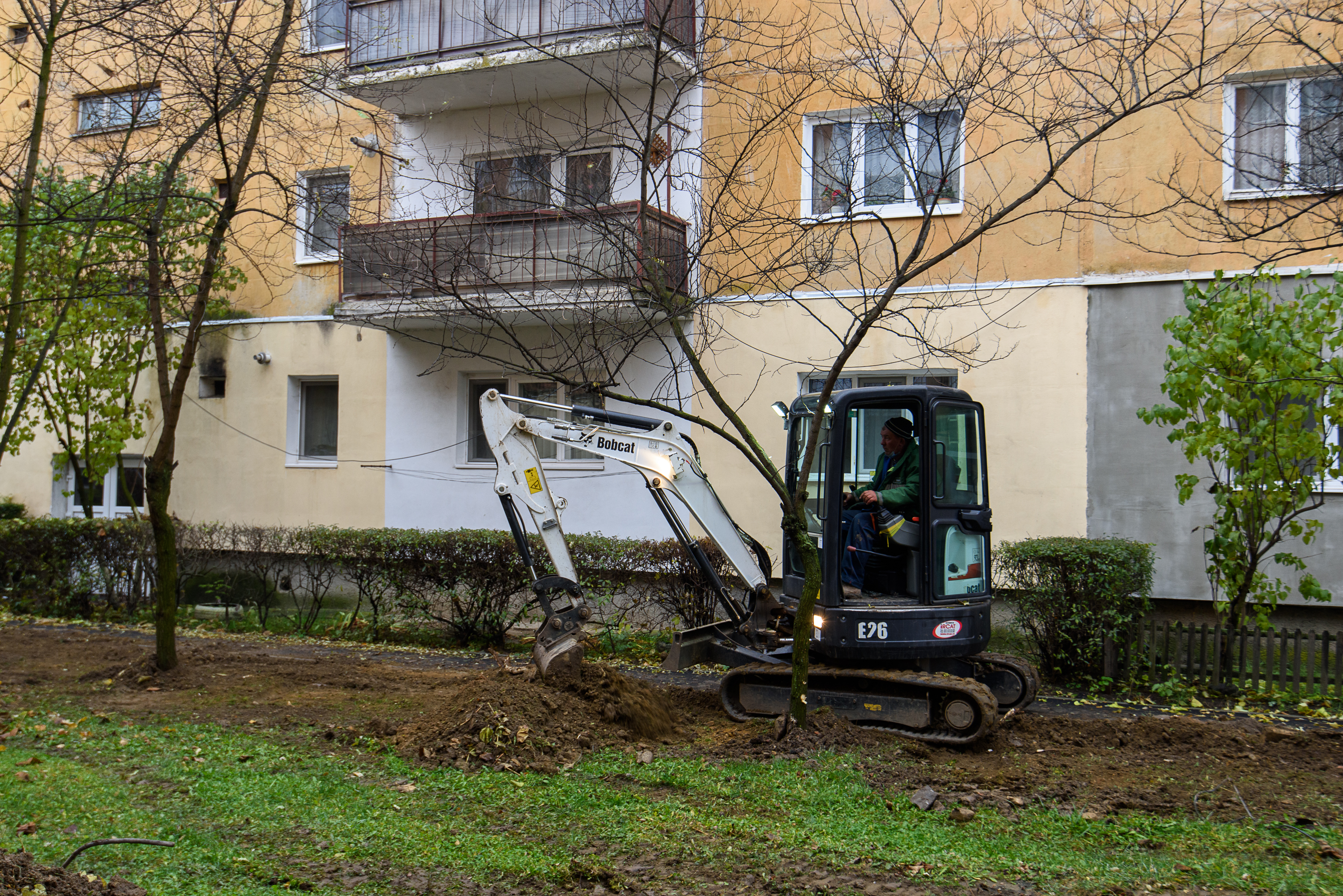 Átfogó korszerűsítési munkálatok zajlanak Sepsiszentgyörgy közvilágítási rendszerén